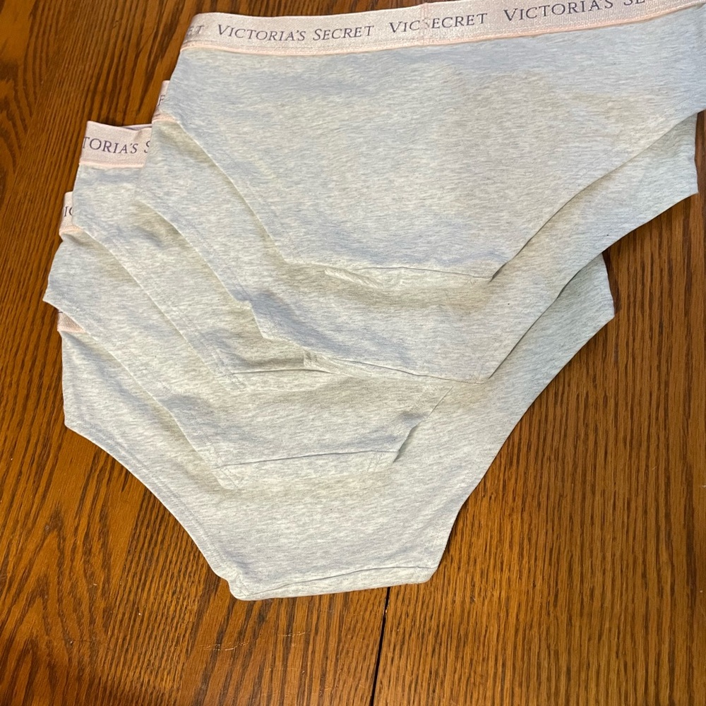 Victoria Secret cotton hipsters NWOT
Women’s size S
5 pack - Picture 2 of 3